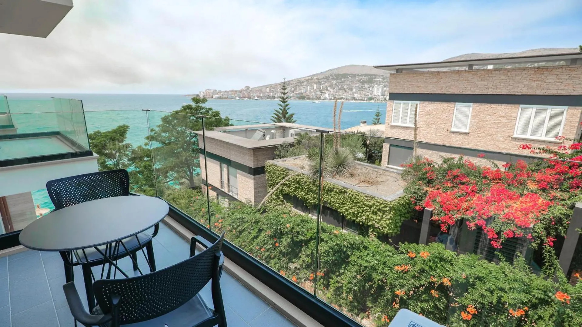 Daed Luxury Residence Sarandë 0*,